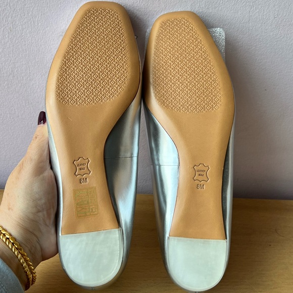 TORY BURCH “AURORA” SILVER METALLIC CLEAR LUCITE HEEL SHOES BRAND NEW IN BOX - Picture 10 of 16